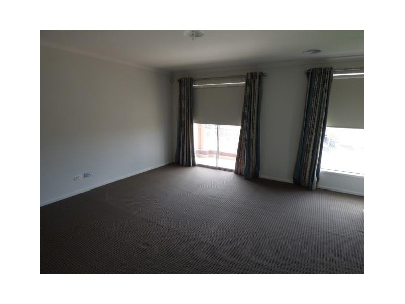 24 Fireside Avenue, Point Cook VIC 3030