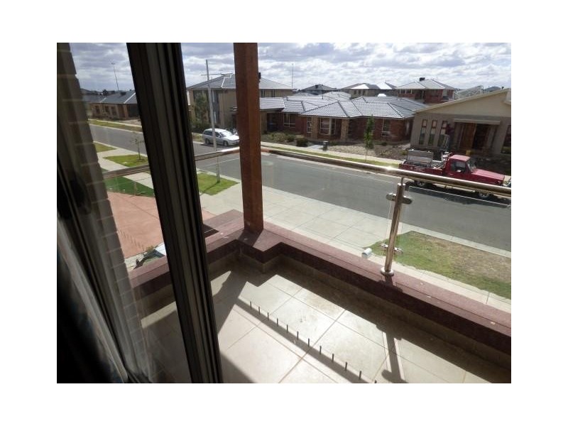 24 Fireside Avenue, Point Cook VIC 3030