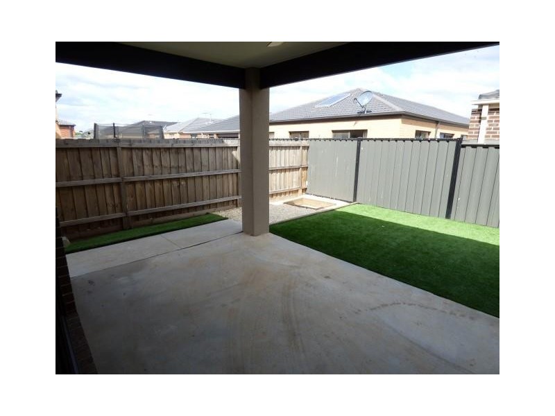 24 Fireside Avenue, Point Cook VIC 3030