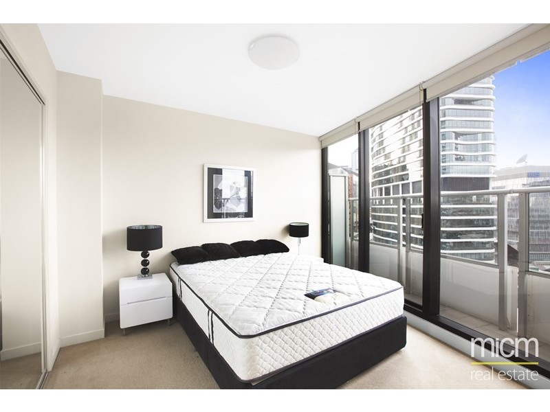 1615/100 Harbour Esplanade, Docklands VIC 3008