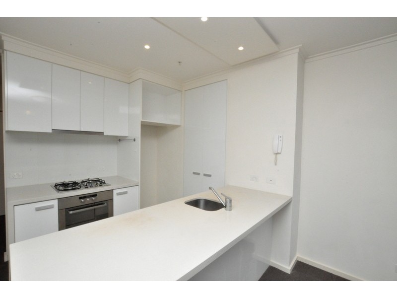 REF 23310/63 Whiteman Street, Southbank VIC 3006