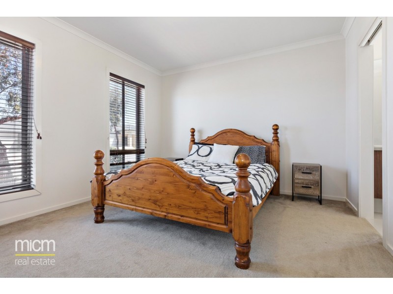 26 Grassbird Drive, Point Cook VIC 3030