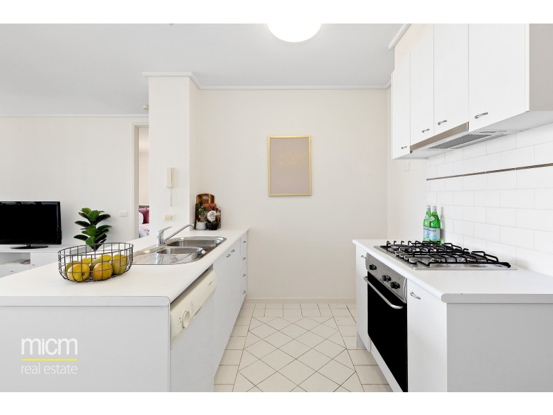 1009/28 Bank Street, South Melbourne VIC 3205