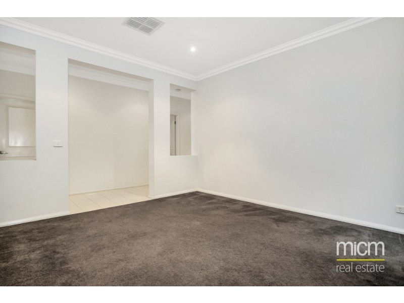 15 Float Place, Point Cook VIC 3030