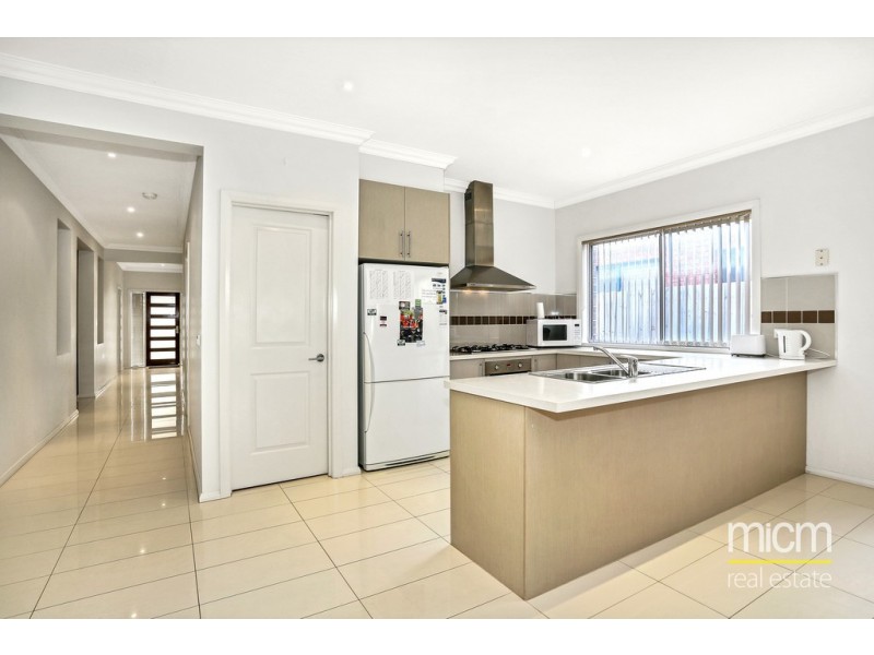 15 Float Place, Point Cook VIC 3030