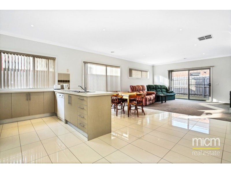 15 Float Place, Point Cook VIC 3030