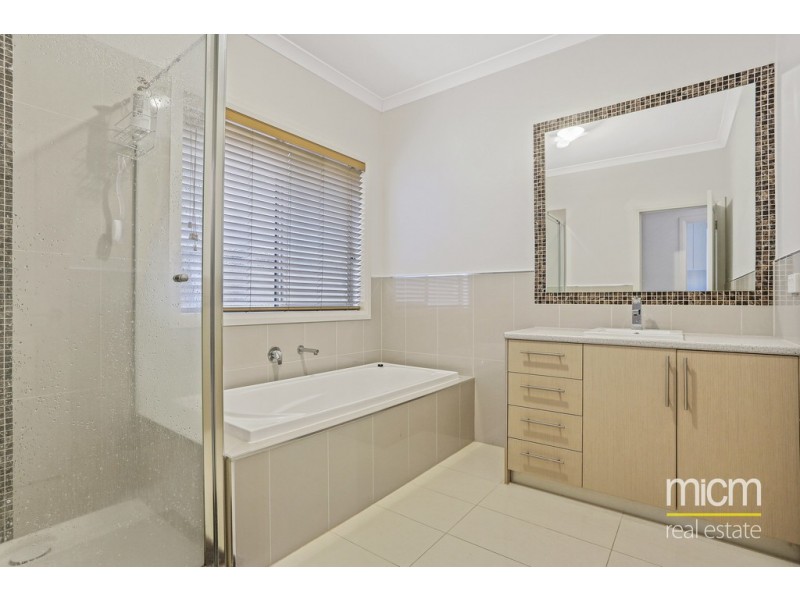 15 Float Place, Point Cook VIC 3030
