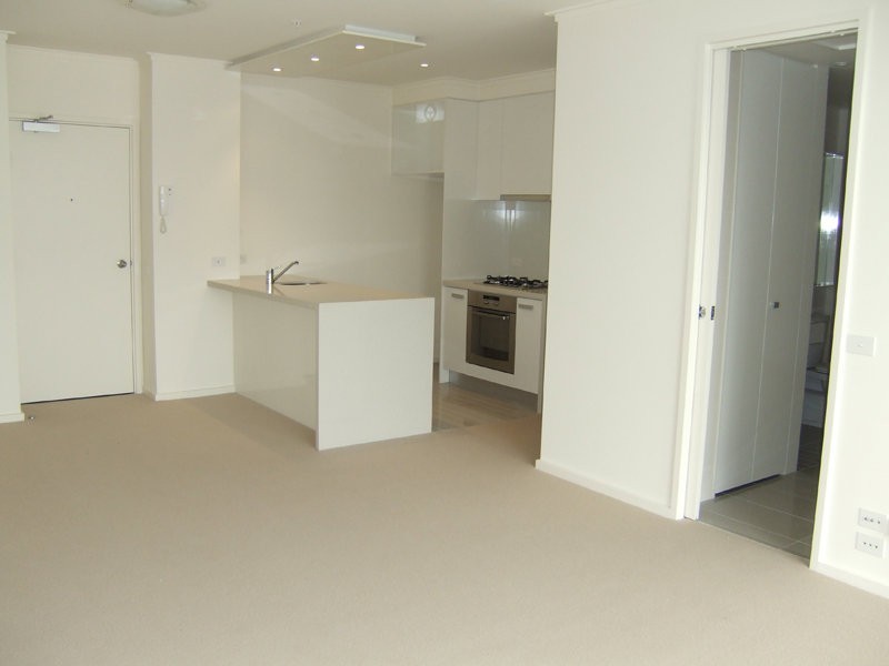 REF 23335/63 Whiteman Street, Southbank VIC 3006