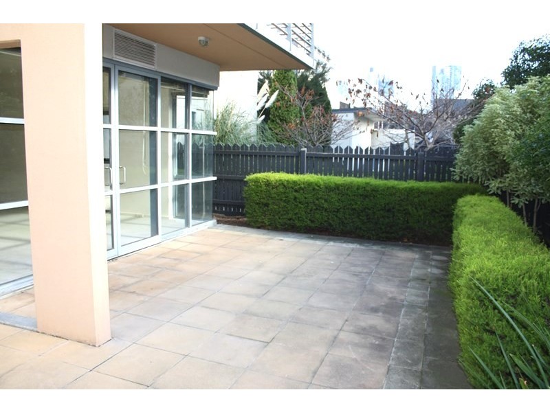 REF 23339/102 Wells Street, Southbank VIC 3006