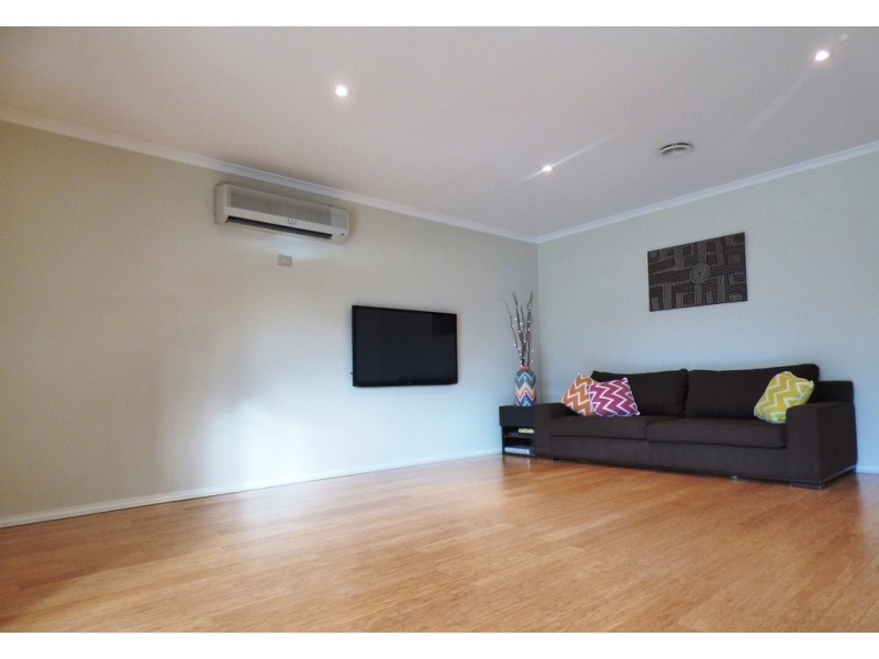 1/23-25 Finch Road, Werribee South VIC 3030