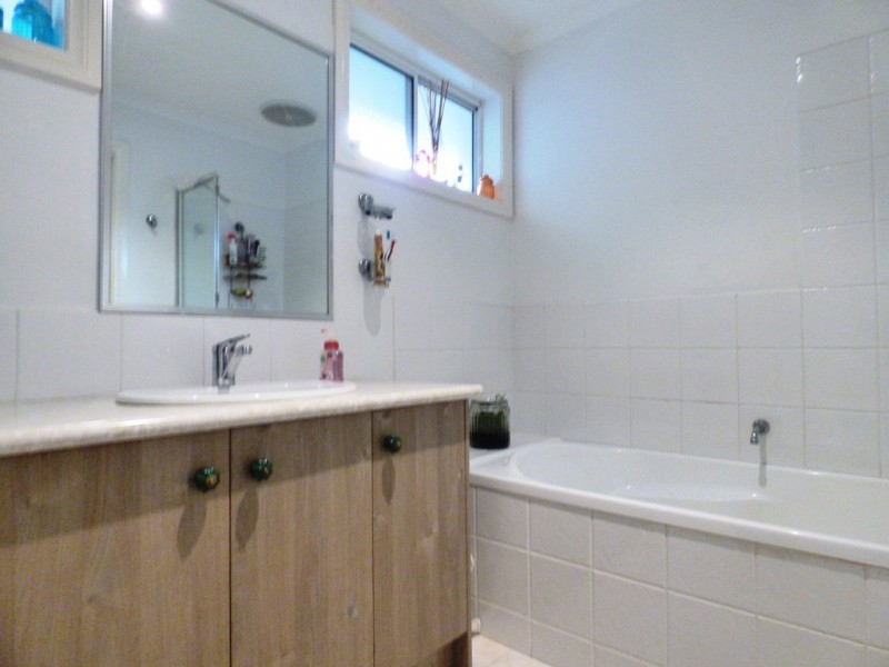 1/23-25 Finch Road, Werribee South VIC 3030