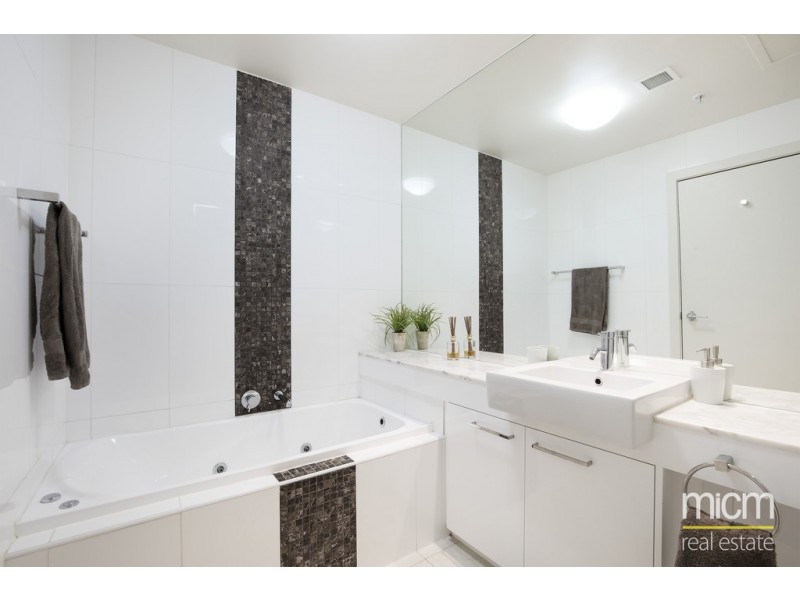 4101/100 Harbour Esplanade, Docklands VIC 3008