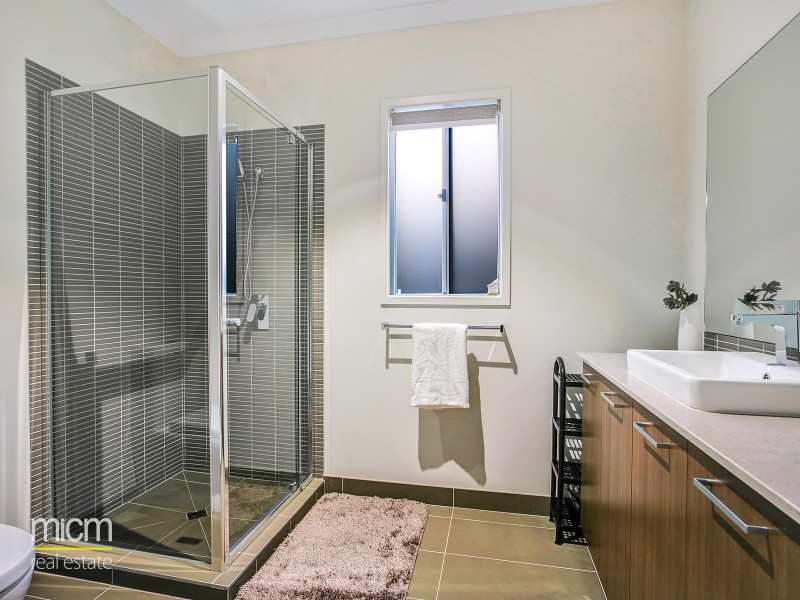 9 Nova Avenue, Truganina VIC 3029