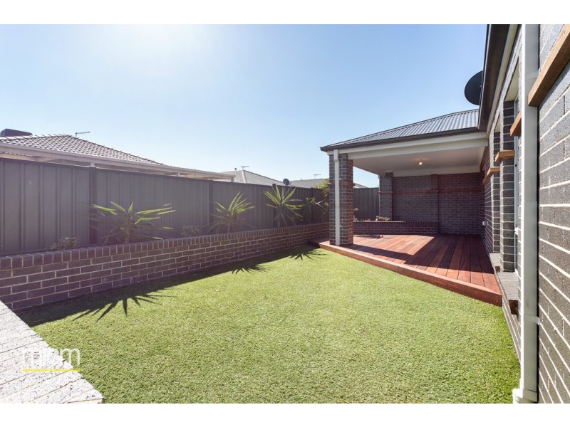 8 Rona Road, Point Cook VIC 3030