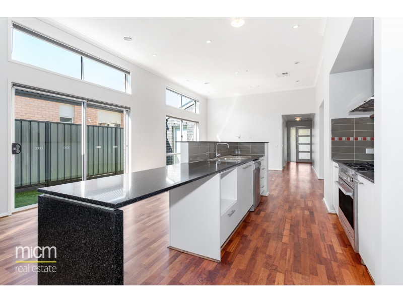 8 Rona Road, Point Cook VIC 3030