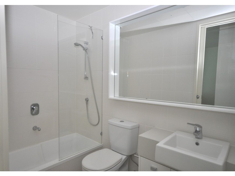 REF 33291/180 City Road, Southbank VIC 3006