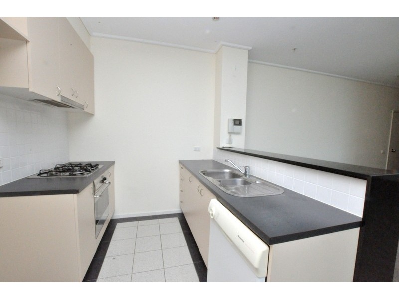 REF 23359/83 Whiteman Street, Southbank VIC 3006