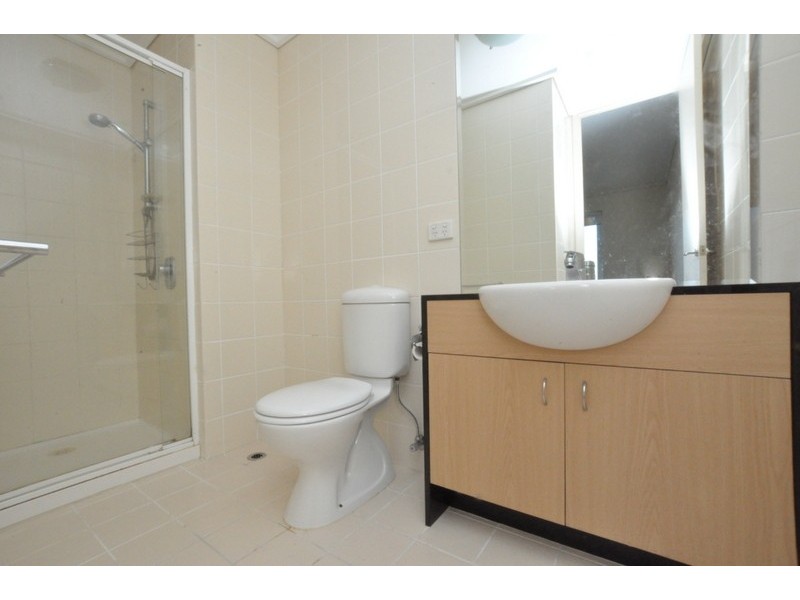 REF 23359/83 Whiteman Street, Southbank VIC 3006