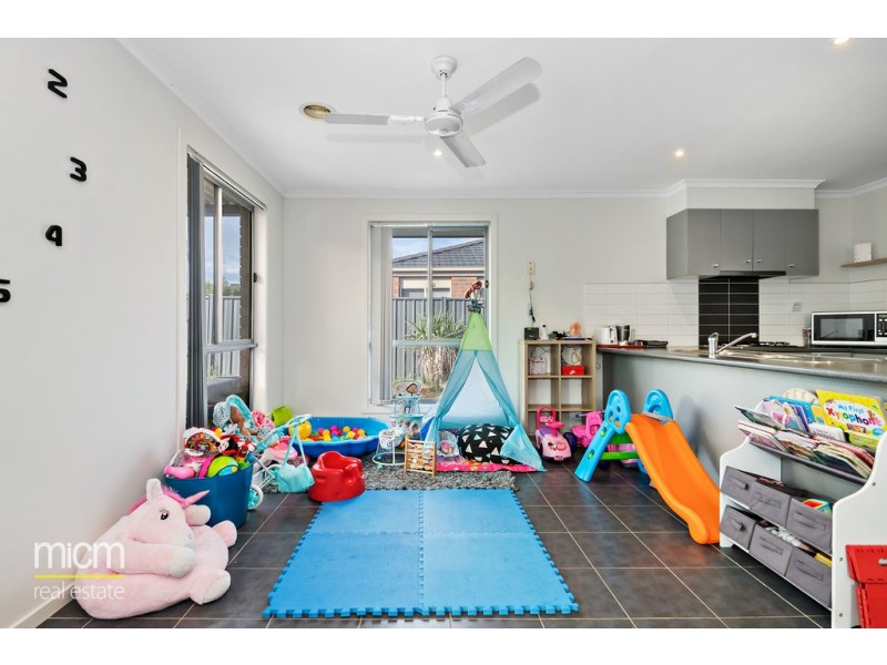 15 Foleys Road, Deer Park VIC 3023