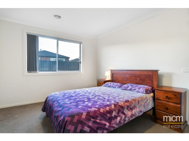 33 Hatfield Place, Deer Park VIC 3023