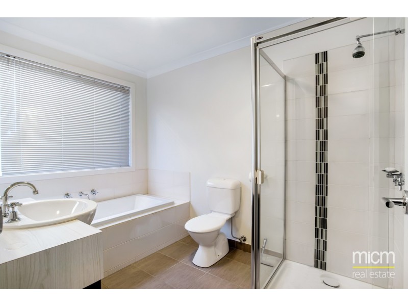 33 Hatfield Place, Deer Park VIC 3023