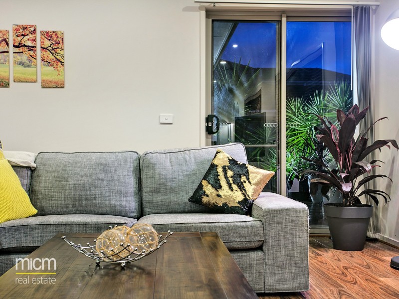 38 Tarcoola Crescent, Sanctuary Lakes VIC 3030