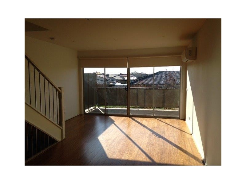 5/1 Clearwater Rise Parade, Truganina VIC 3029