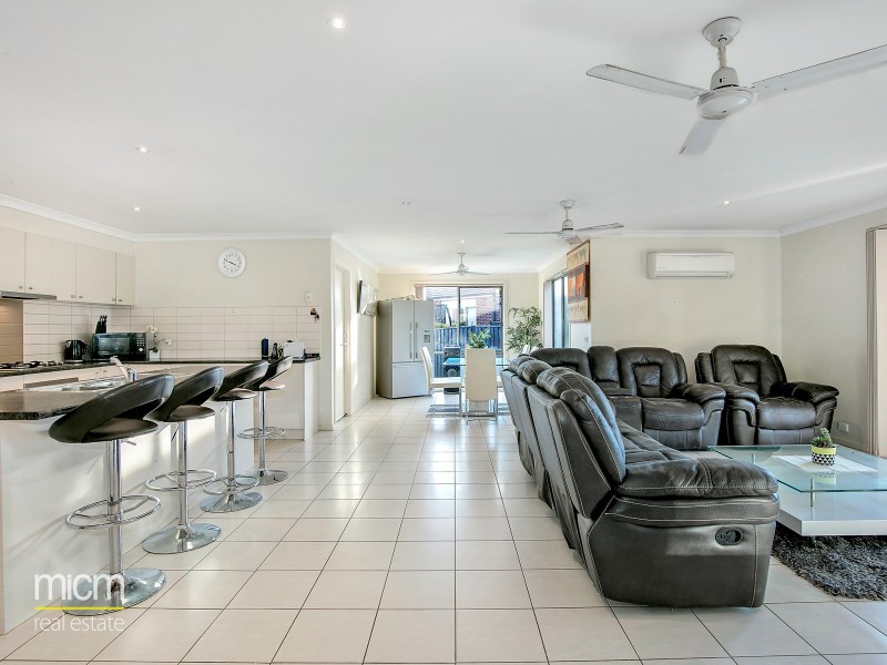 12 Ormesby Place, Deer Park VIC 3023