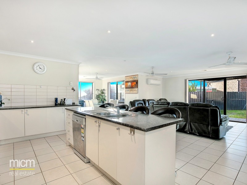 12 Ormesby Place, Deer Park VIC 3023
