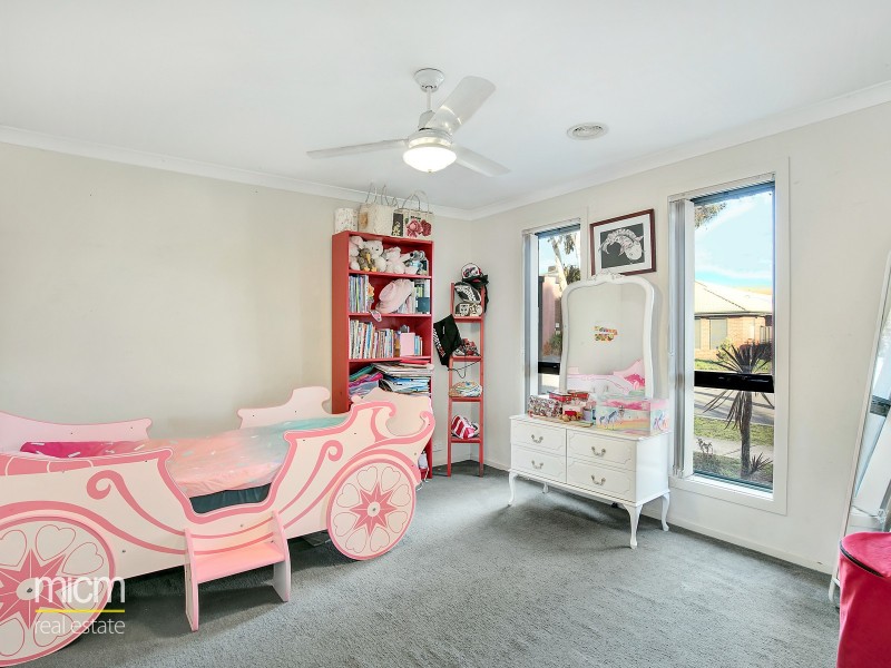 12 Ormesby Place, Deer Park VIC 3023