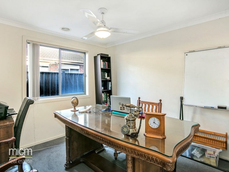 12 Ormesby Place, Deer Park VIC 3023