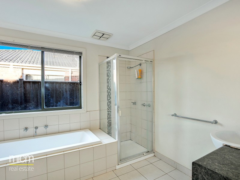12 Ormesby Place, Deer Park VIC 3023
