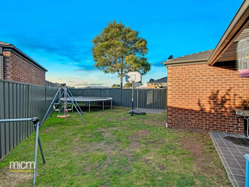 12 Ormesby Place, Deer Park VIC 3023