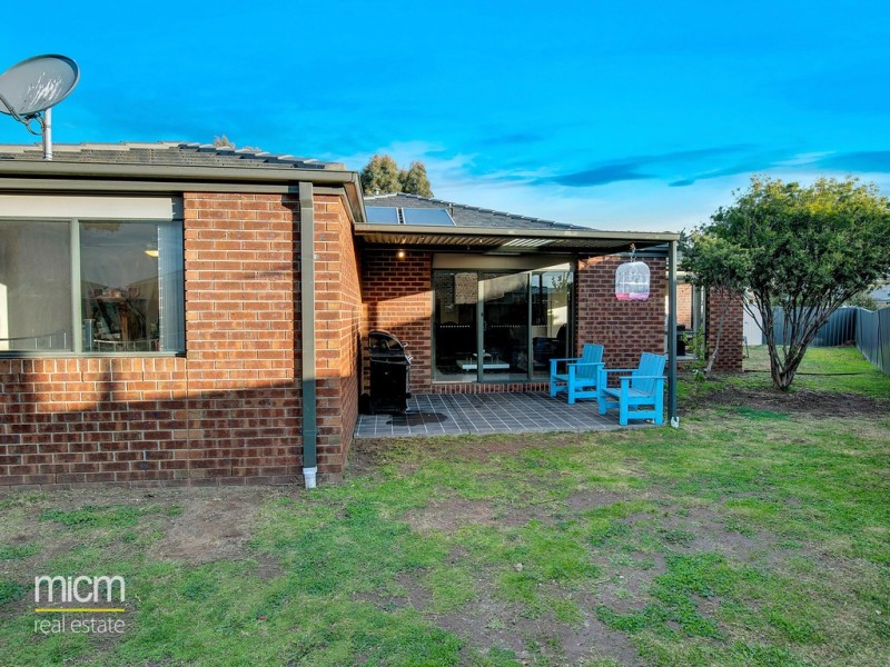 12 Ormesby Place, Deer Park VIC 3023