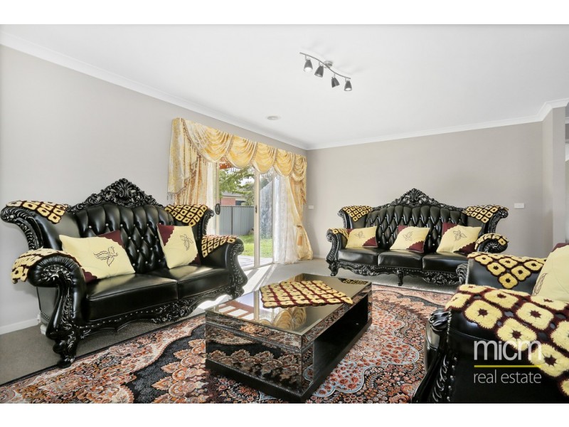 13 Hemlock Crescent, Point Cook VIC 3030