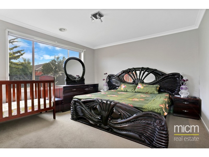 13 Hemlock Crescent, Point Cook VIC 3030