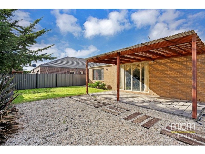 13 Hemlock Crescent, Point Cook VIC 3030
