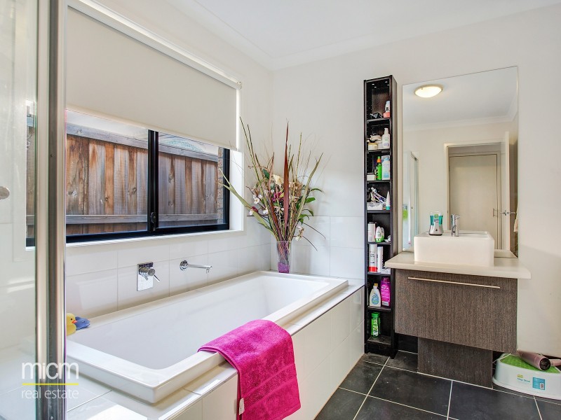 19 Fontana Avenue, Point Cook VIC 3030