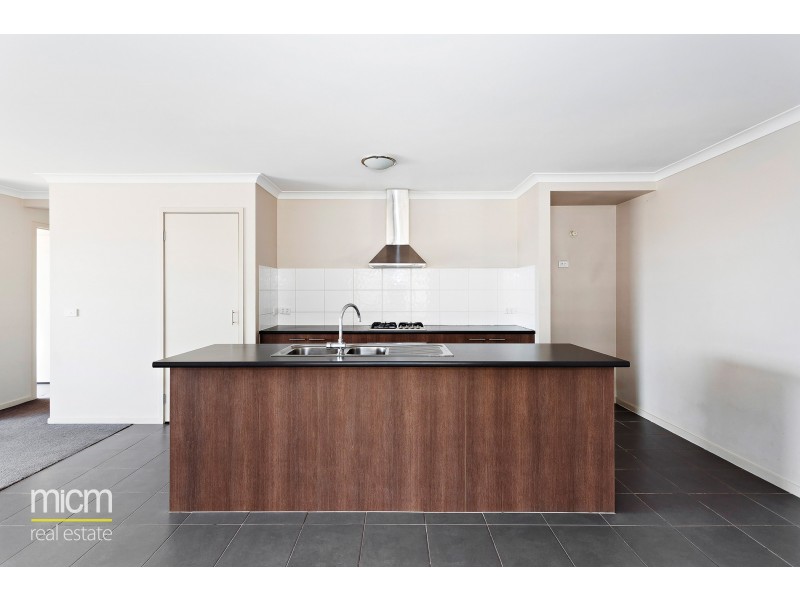 4 Warunda Parade, Point Cook VIC 3030