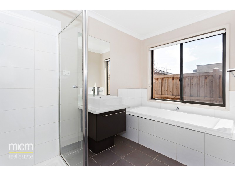 4 Warunda Parade, Point Cook VIC 3030