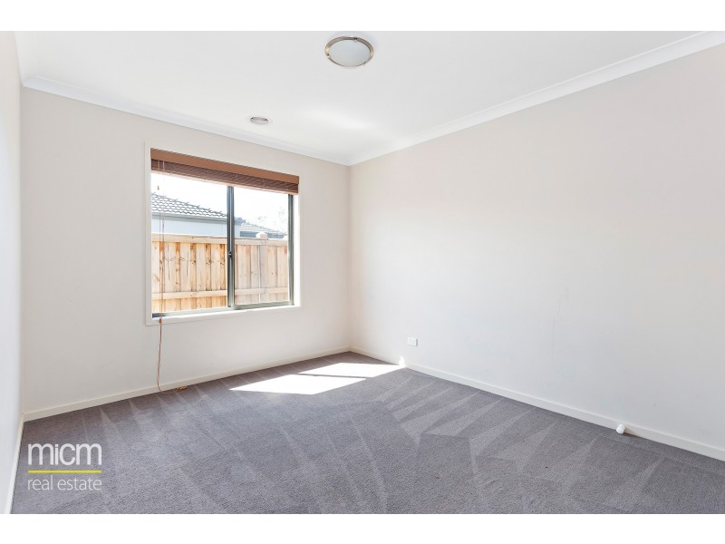 4 Warunda Parade, Point Cook VIC 3030