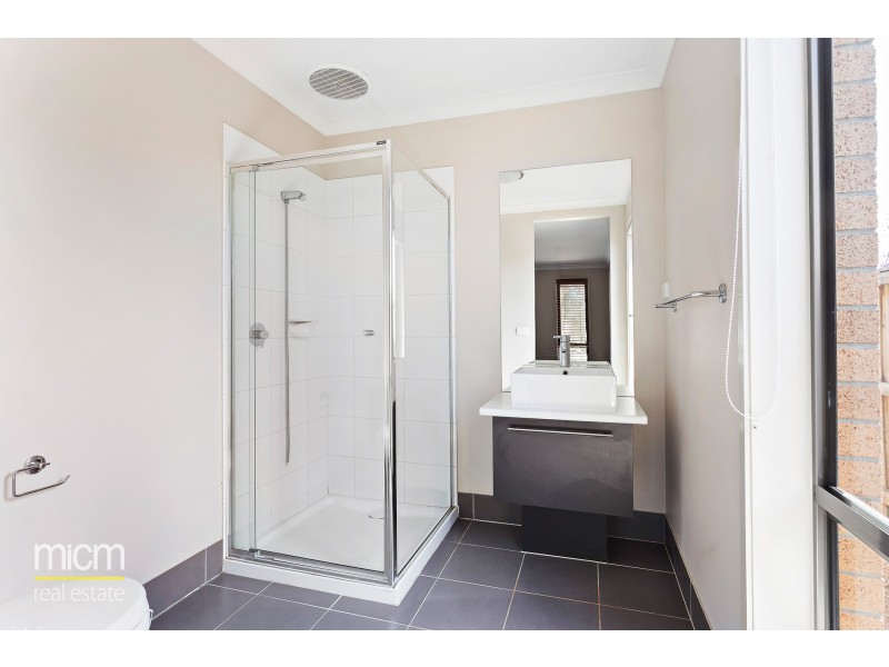 4 Warunda Parade, Point Cook VIC 3030