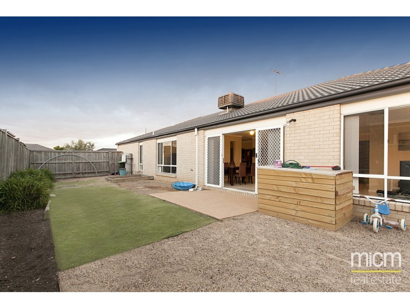 2 Saffron Place, Point Cook VIC 3030