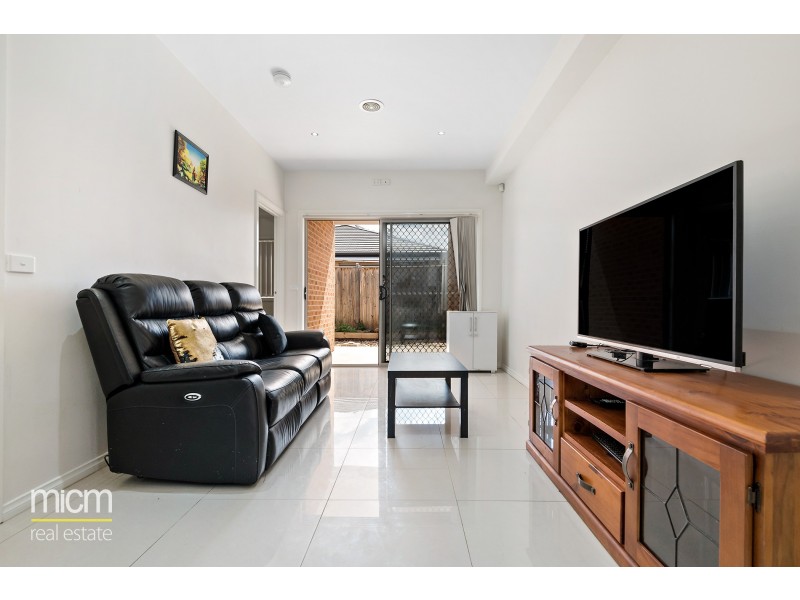 18 Treeleaf Avenue, Point Cook VIC 3030