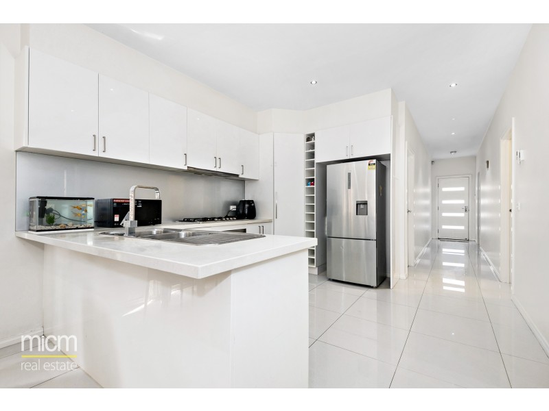 18 Treeleaf Avenue, Point Cook VIC 3030