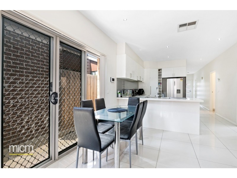18 Treeleaf Avenue, Point Cook VIC 3030