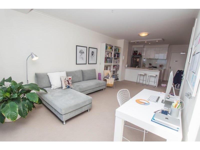 REF 23373/63 Whiteman Street, Southbank VIC 3006