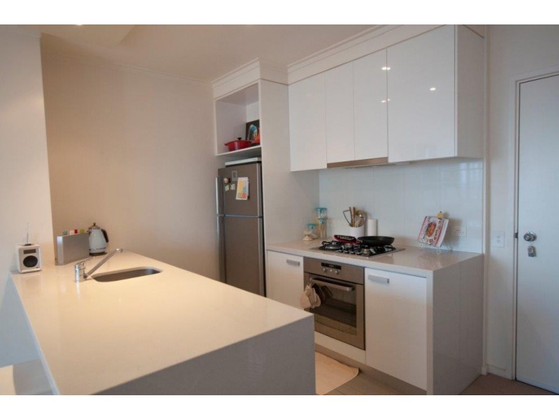 REF 23373/63 Whiteman Street, Southbank VIC 3006