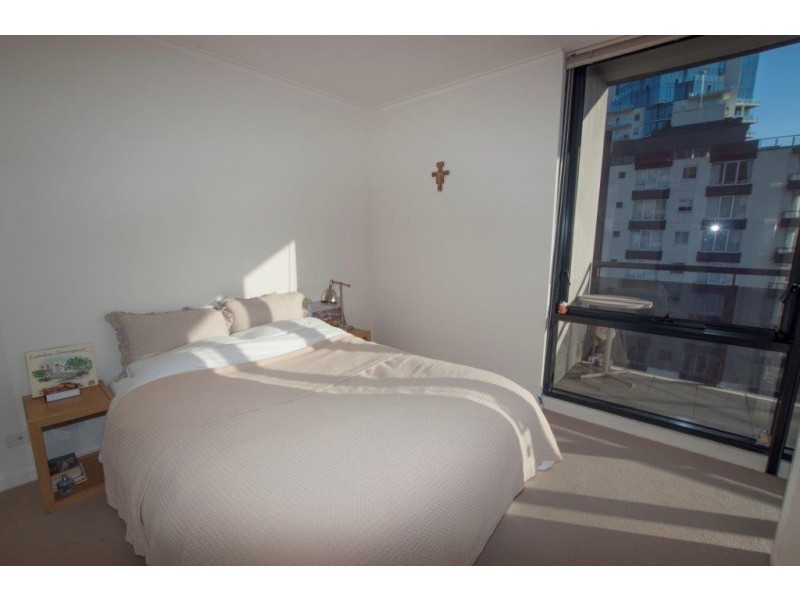 REF 23373/63 Whiteman Street, Southbank VIC 3006