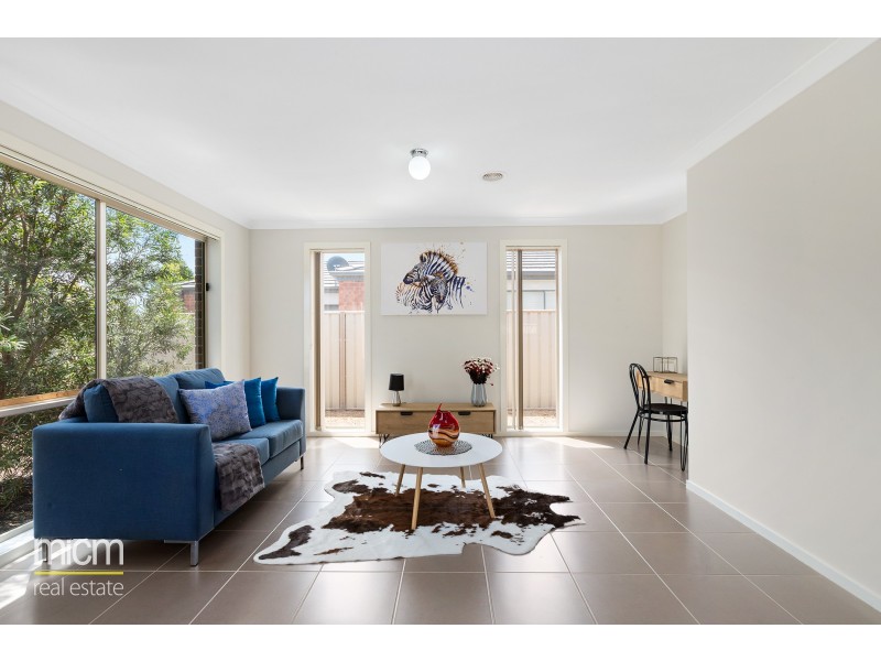 4 Viaduct Parade, Truganina VIC 3029